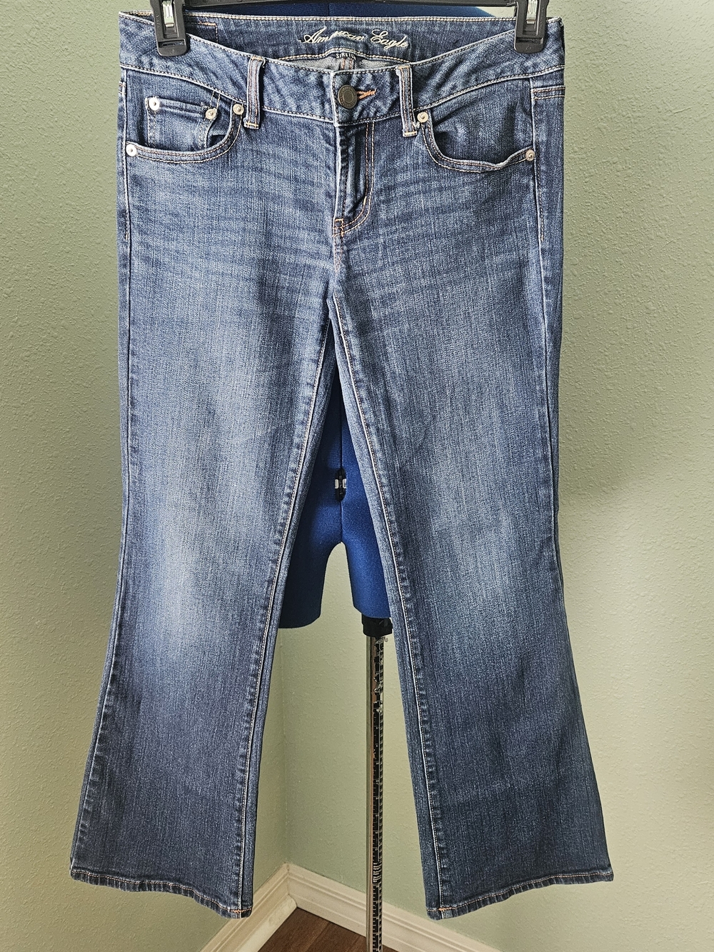 American Eagle Outfitters Favorite Boyfriend Women’s Mid Wash Blue Bootcut Jeans
